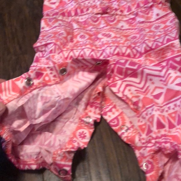 EUC 6 month romper - Picture 3 of 3
